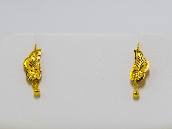 gold earing